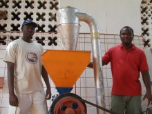 Auxlio  Guin Bissau - Mquina de Descascar Arroz